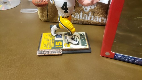 NIB FOCO BRETT FAVRE GREEN BAY PACKERS BOBBLEHEAD TICKET BASE 8" WHITE #ED/5004 - Picture 2 of 4
