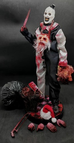 Terrifier 2 - Art the Clown 1/6 Custom Figure w. Accessories and Base - Picture 6 of 12