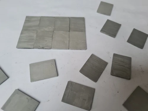 50 1:24th Scale Miniature Paving Slabs Diorama Approx 18.75mm x 25mm