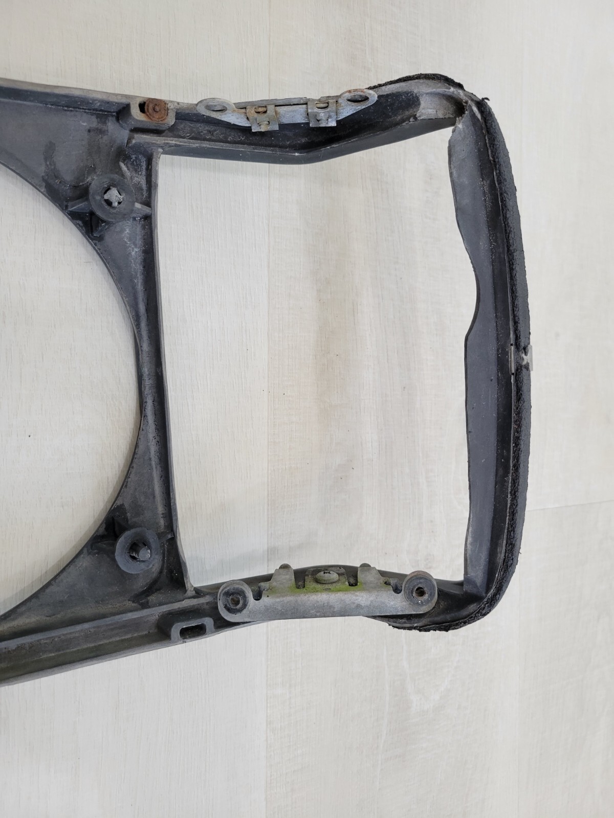 OEM HEADLIGHT TRIM SURROUND PART WITH CHROME TRIM Right , BENTLEY TURBO R