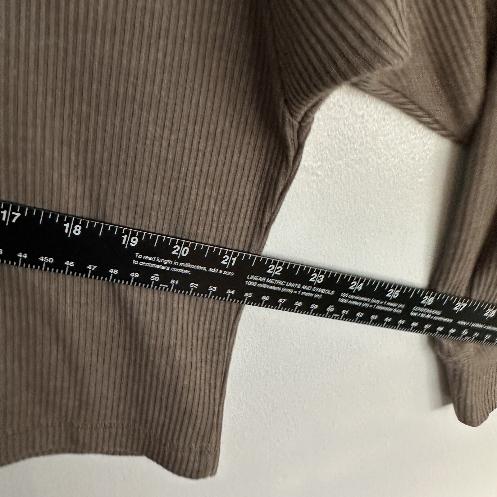 Anthropologie Chaser Olive Green Henrietta Henley Rib… Gem