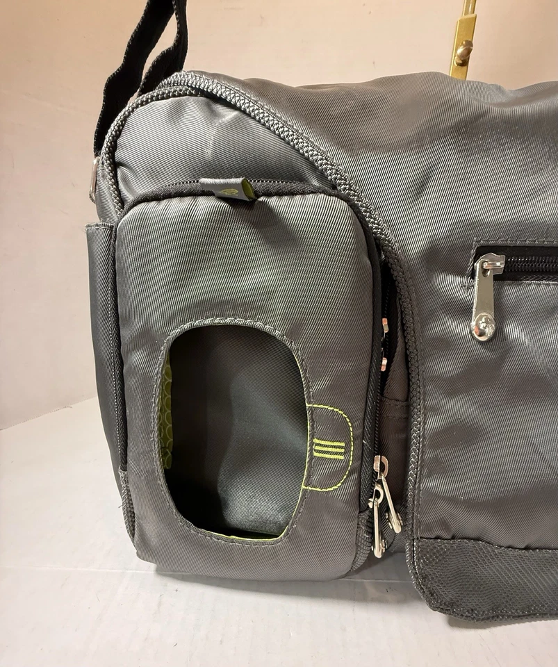 Fisher Price Deluxe Bolsa de Pañales Mensajero, Enfriador de Biberones y Dispensador de Toallitas Bebé Foto 4 de 4