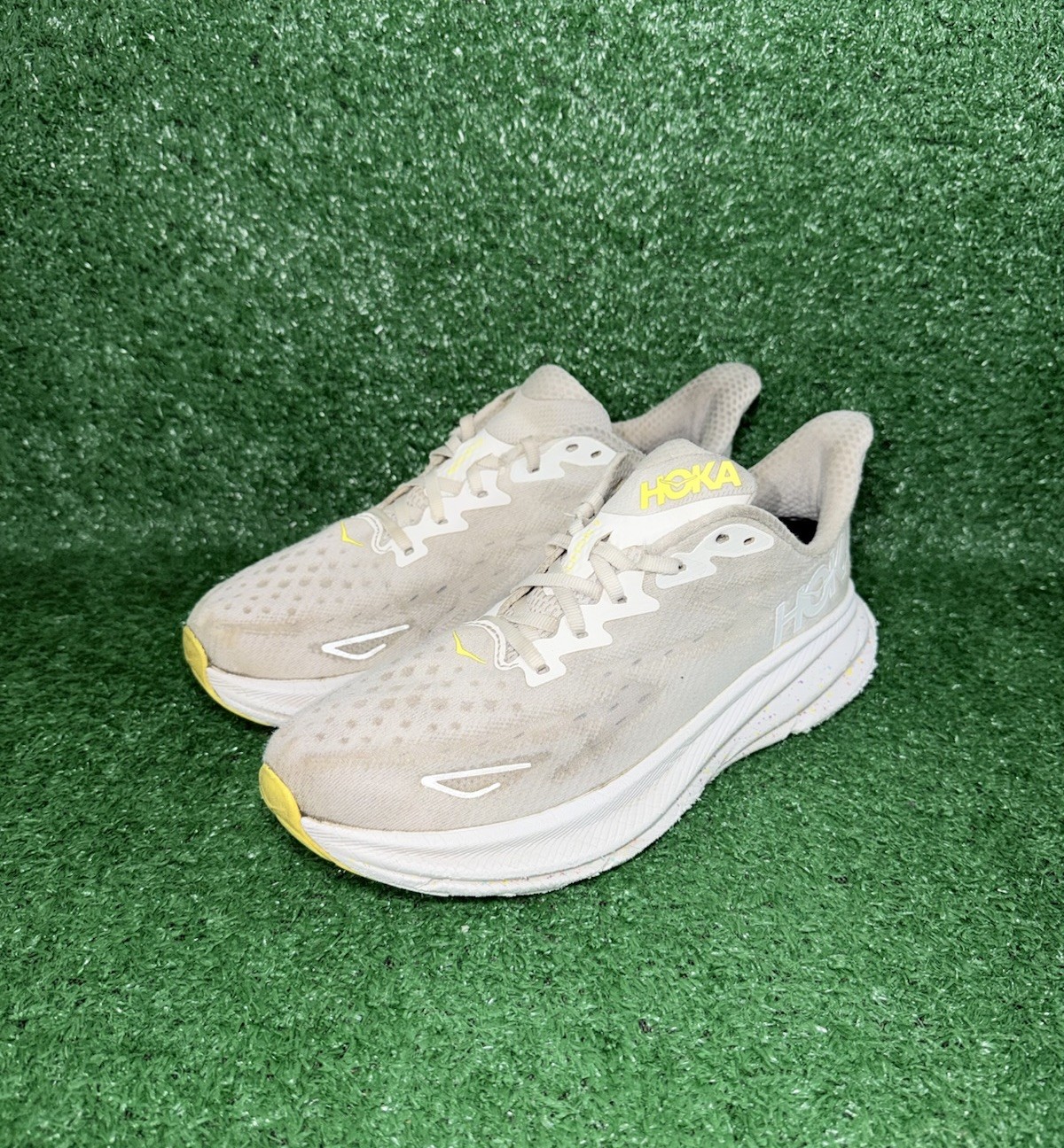 Hoka One One Clifton 9 Women’s Size 9 B Grey Running Shoes Athletic Sneakers thumbnail 3