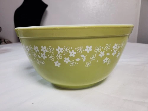 Vtg. Pyrex Spring Blossom Crazy Daisy Green Mixing Bowl  #402