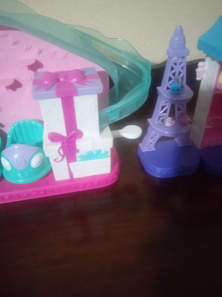Shopkins Party Game Arcade+Macaroon Cafe Collection Great Condition - Image 3 of 4