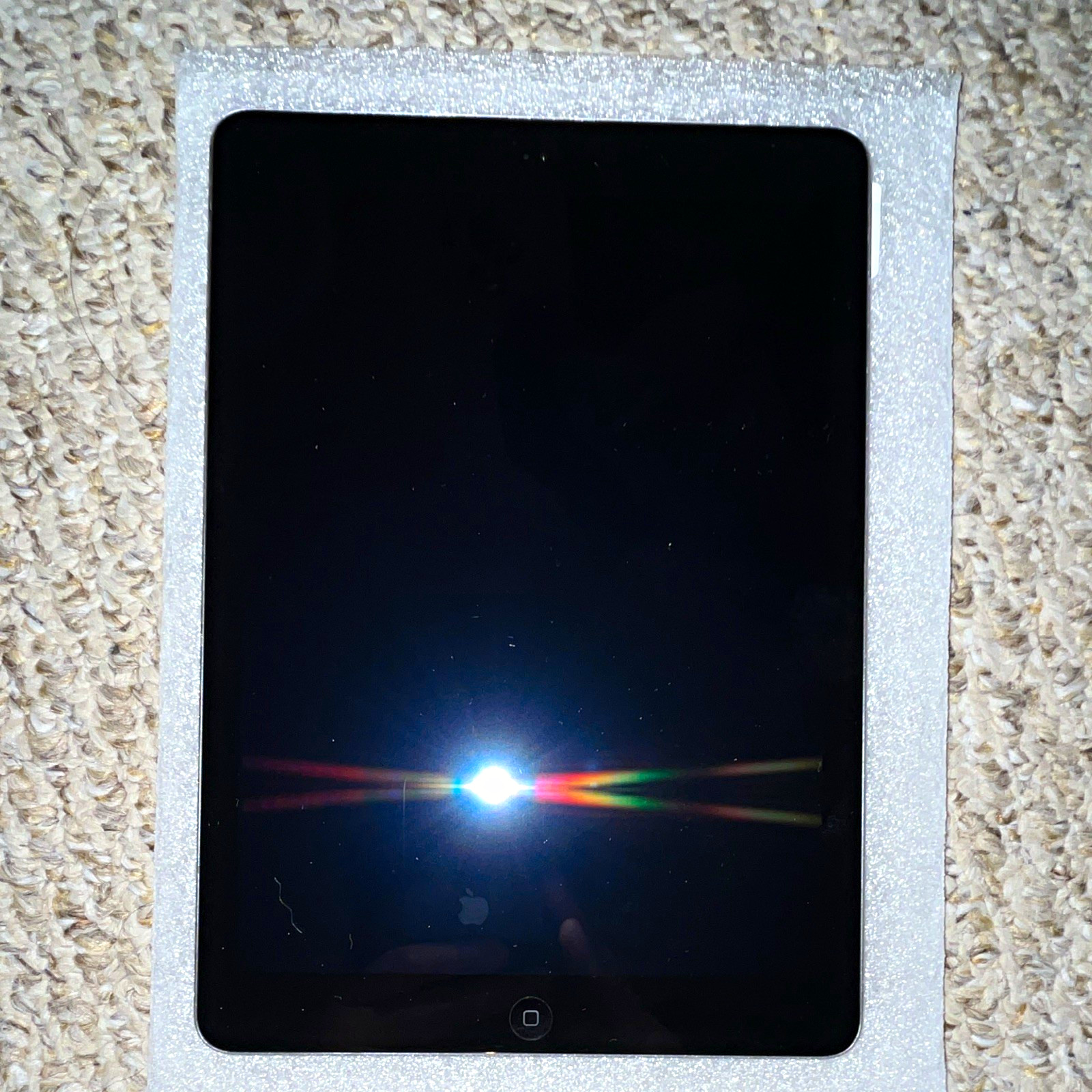 Apple iPad Air 9.7” Series Silver Tablet - (1st Gen) WiFi 16GB