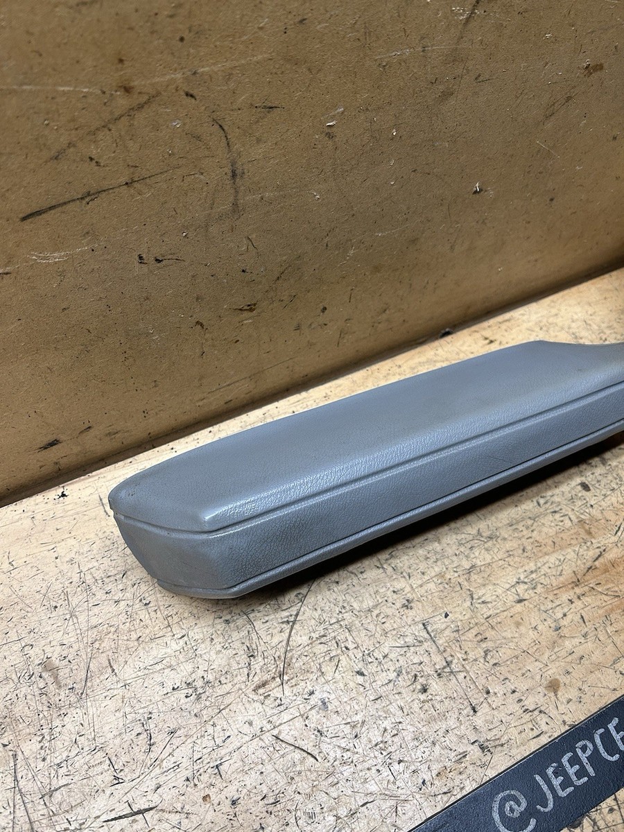 シラキ　【品番3461】 84-96 Jeep Cherokee XJ MJ OEM Gray Grey Hockey Stick Door Pull