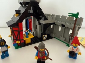 Lego Castle Lion Knights 6067:Guarded Inn Complete
