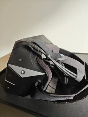 *WORKING* Star VR One XT Virtual Reality Headset - OLED, 200° FOV, Eye-Tracking