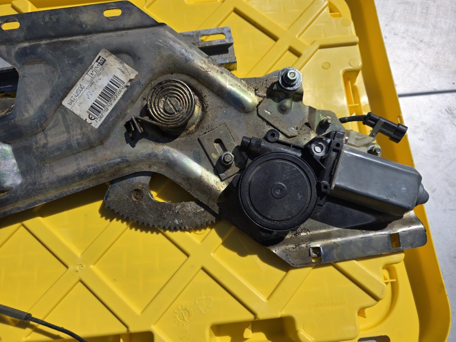 Ferrari 550 Window regulator P/N 64742900