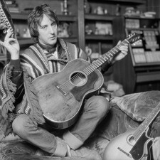 Singer Former Wings Moody Blues Guitarist Denny Laine December 1980 Old Photo 1