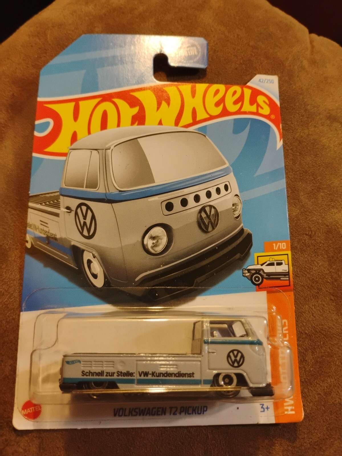 Hot Wheels Volkswagen T2 Pickup 42/250 VW  Bus Truck