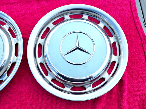 Mercedes Hub Cap W123 W115 W114 R107 W116 240D 300D 300CD 280SE 22O 280CE 280E - Picture 5 of 12