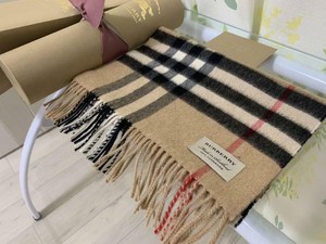 burberry bufanda usada