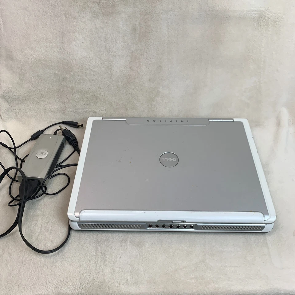 Dell Inspiron 9300 17" Laptop Pentium M 2.0GHz 1GB RAM 100GB HDD XP (FOR PARTS) - Image 2 of 4