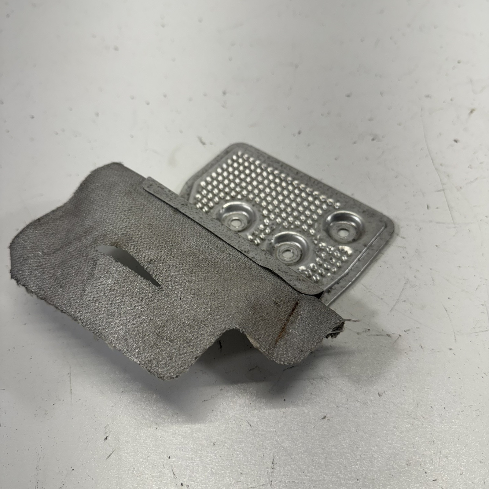 2012-2018 AUDI A6 QUATTRO 3.0L ENGINE MOTOR LEFT MOUNT BRACKET HEAT SHIELD OEM