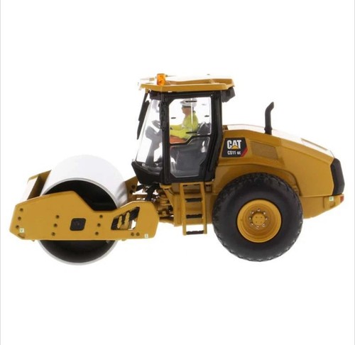 1/50 Caterpillar CAT CS11 GC Vibratory Soil Compactor by Diecast Masters 85589 - Picture 2 of 6