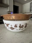 VTG PYREX. Early American 4 Qt Bowl and 1.5 Qt Divided Dish. Excellent Condition