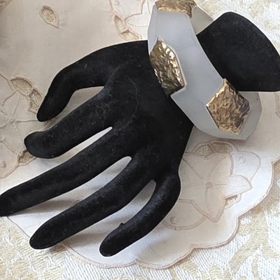 Vintage Jonc Armband MONTEIL Paris - gefrorenes Harz weiß durchscheinend & Metall...