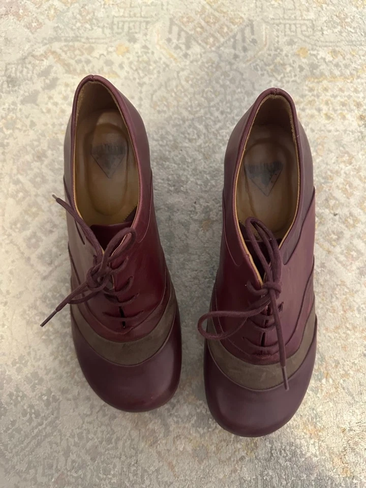 Mujer John Fluevog Hopeful Vows Borgoña Tacones Oxford Cuero Topo EE. UU. 8 Foto 2 de 4