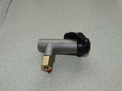 SAAB 95 SAAB 96 SAAB SONNET V4 CLUTCH SLAVE CYLINDER  EARLY MODELS