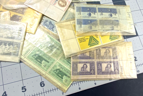 Lot* U.S. Postage Stamps 12 Blocks in VTG W/Envelopes 50- 70s National parks jx