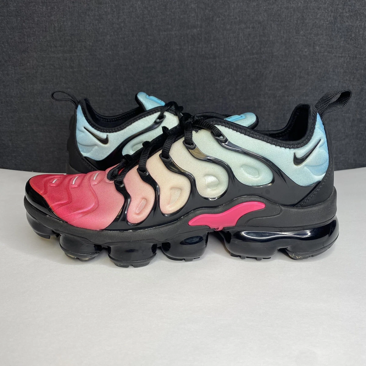 Pink nike top air vapormax plus
