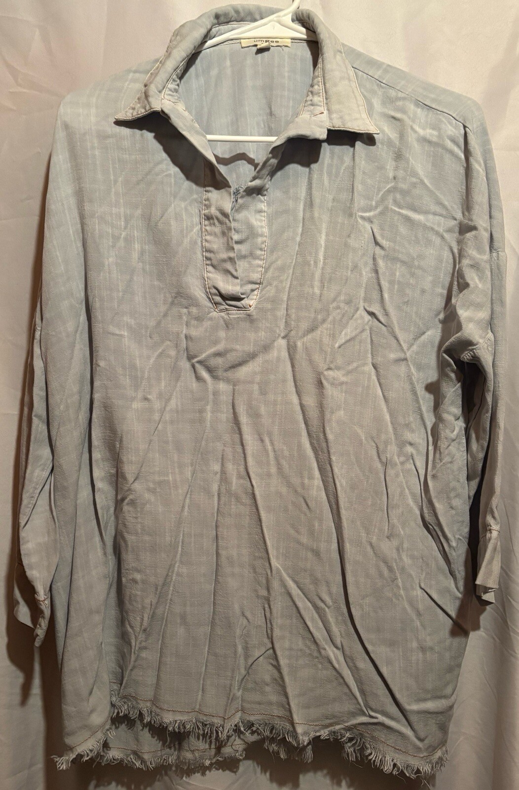 Umgee Large L Women's Light Blue Long Sleeve Blouse Shirt Collared Open V Neck