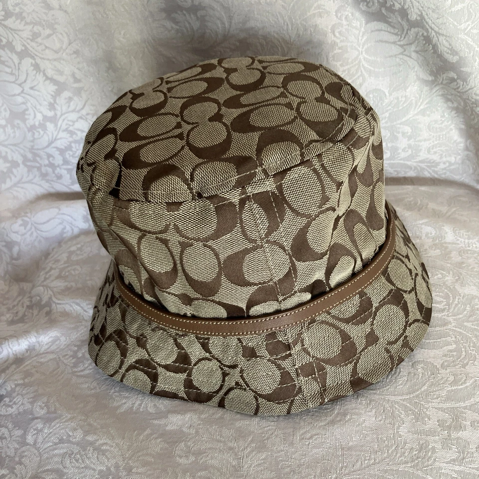 Sombrero cubo de lona con monograma Coach Signature color caqui verde claro talla P/S Foto 3 de 4