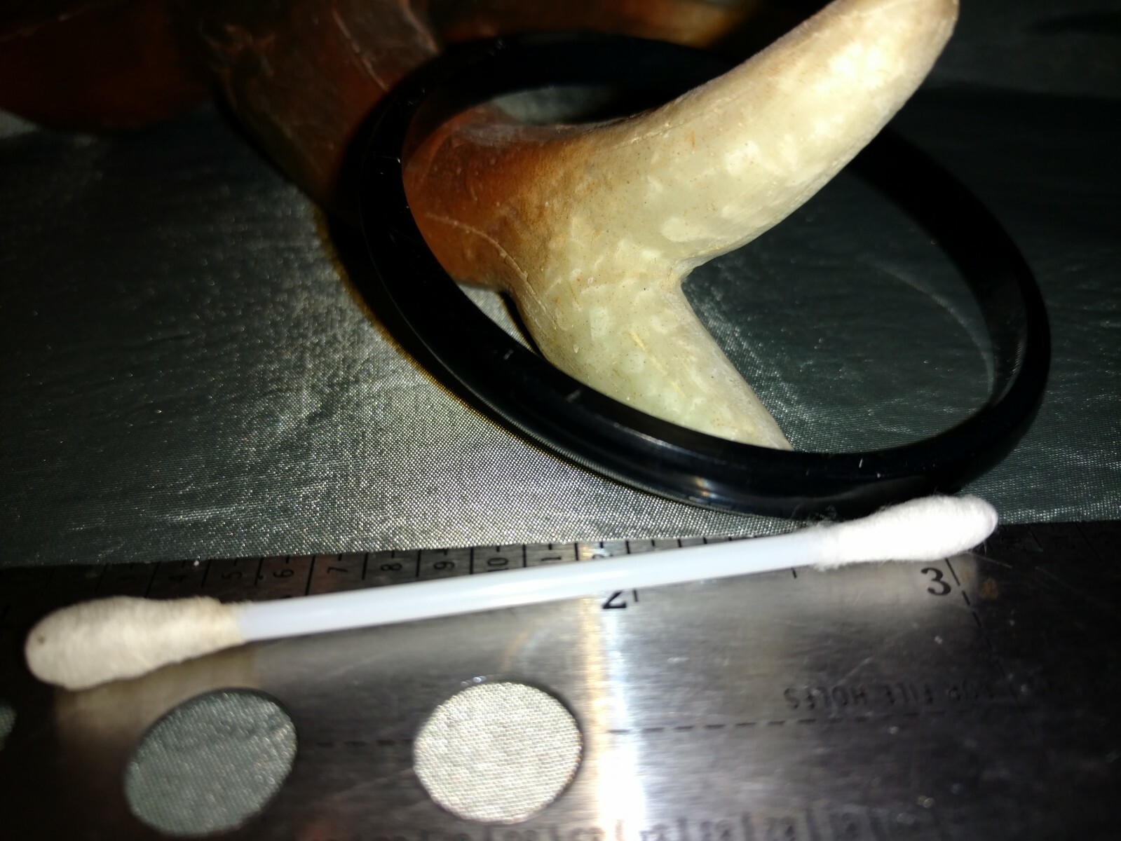 Black Bakelite? lucite? Stackable bracelet 409 te… - image 1