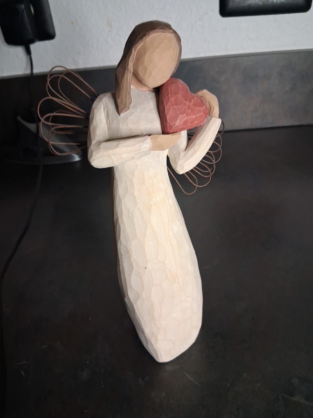 Willow Tree Angel of the Heart Figurine by Susan Lordi 2000 #26024