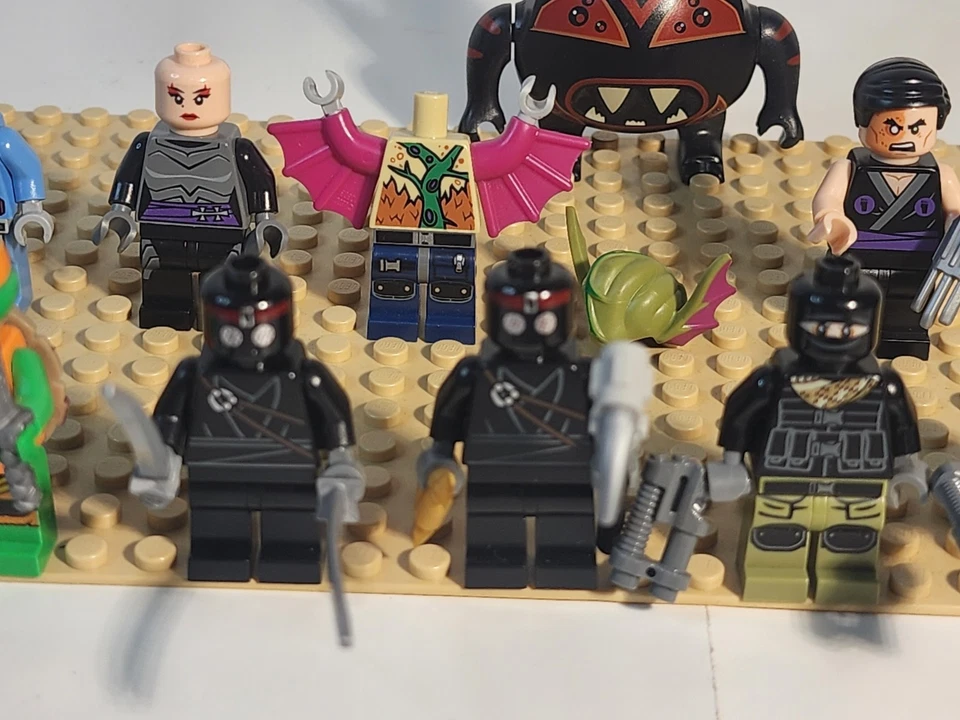 LEGO Minifigure Lot of Teenage Mutant Ninga Turtle Figures - Image 3 of 4