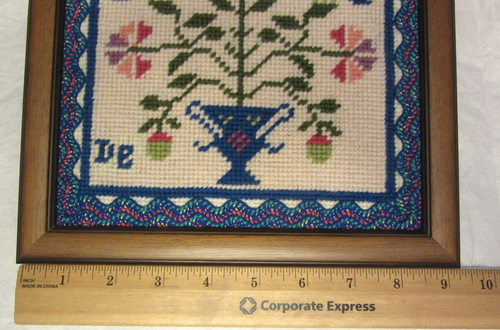 Vtg Floral Needlepoint Embroidery Framed Needlework Flowers & Birds Wood Frame - Picture 4 of 6