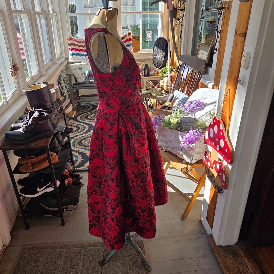 Ivanka Trump Floral-Print Fit & Flare Dress Red & Black Brocade A-Line Small - Image 2 of 4