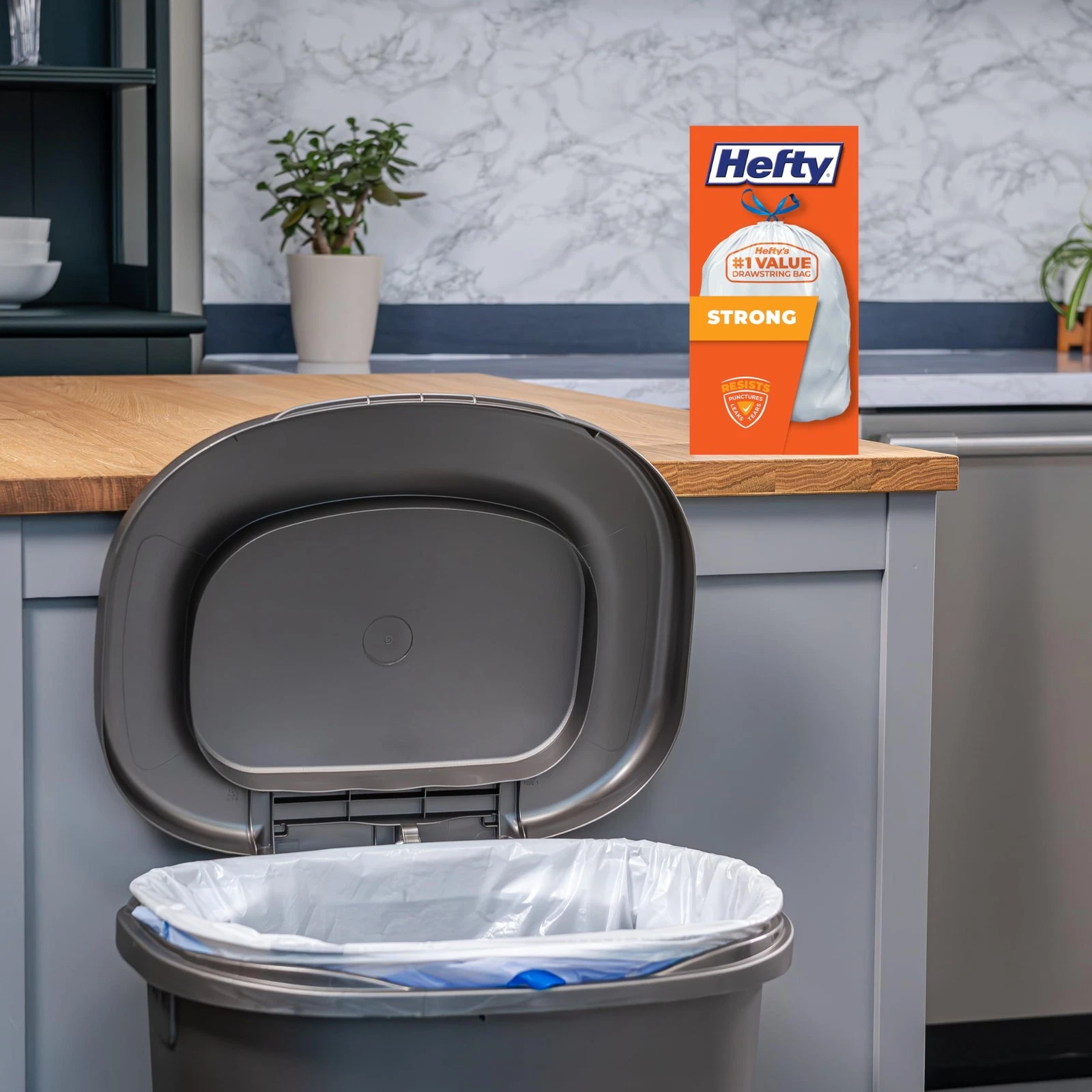 Hefty Kitchen Trash Bags - Thumbnail 4