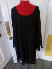 Ladies So Fabulous Black Lined Dress Size 22 (12)