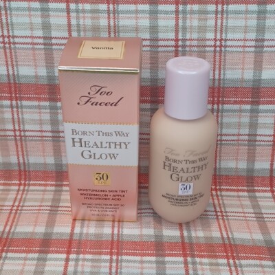 Too Faced Born This Way Healthy Glow Moisturizing Skin Tint SPF 30 Vanilla 