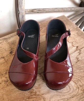 girls dansko clogs