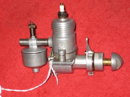 READ VINTAGE 1942 ROGERS RMC-2 29 GAS SPARK MODEL AIRPLANE ENGINE wTANK