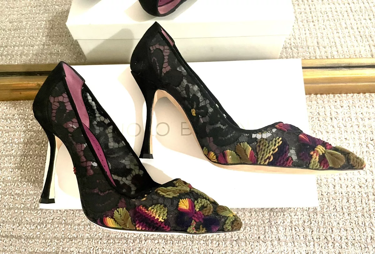 MANOLO BLAHNIK RARE Embroidered Lace Pumps Size 37 100mm NIB