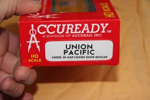 ACCURAIL-82030-50-039-COMBO-DOOR-BOX-CAR-UNION-PACIFIC-RTR-NEW