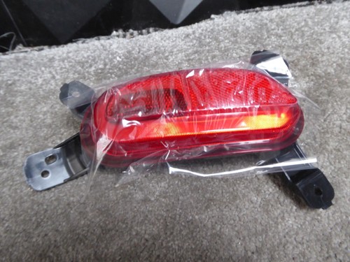 REAR LEFT FOG REFLECTOR TAIL LAMP GENUINE FOR MG ZS 2020-2024 - 10571679 - Picture 3 of 7