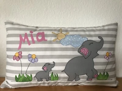 AMMERKIND Kissenbezug mit Wunschname Personalisiert, Taufe Geschenk 30x50cm Elefanten grau