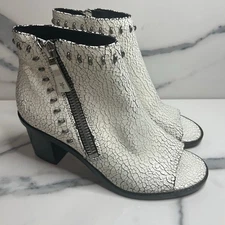 Frye NWOB Wmn's White Black Crackle Leather Peep Toe Brielle Rebel Booties Sz 7
