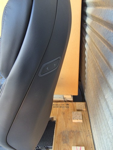 2016–2021 Tesla Model X 2nd Row Seat Left Premium Black Heated OEM 1076072-02-C - Picture 4 of 5