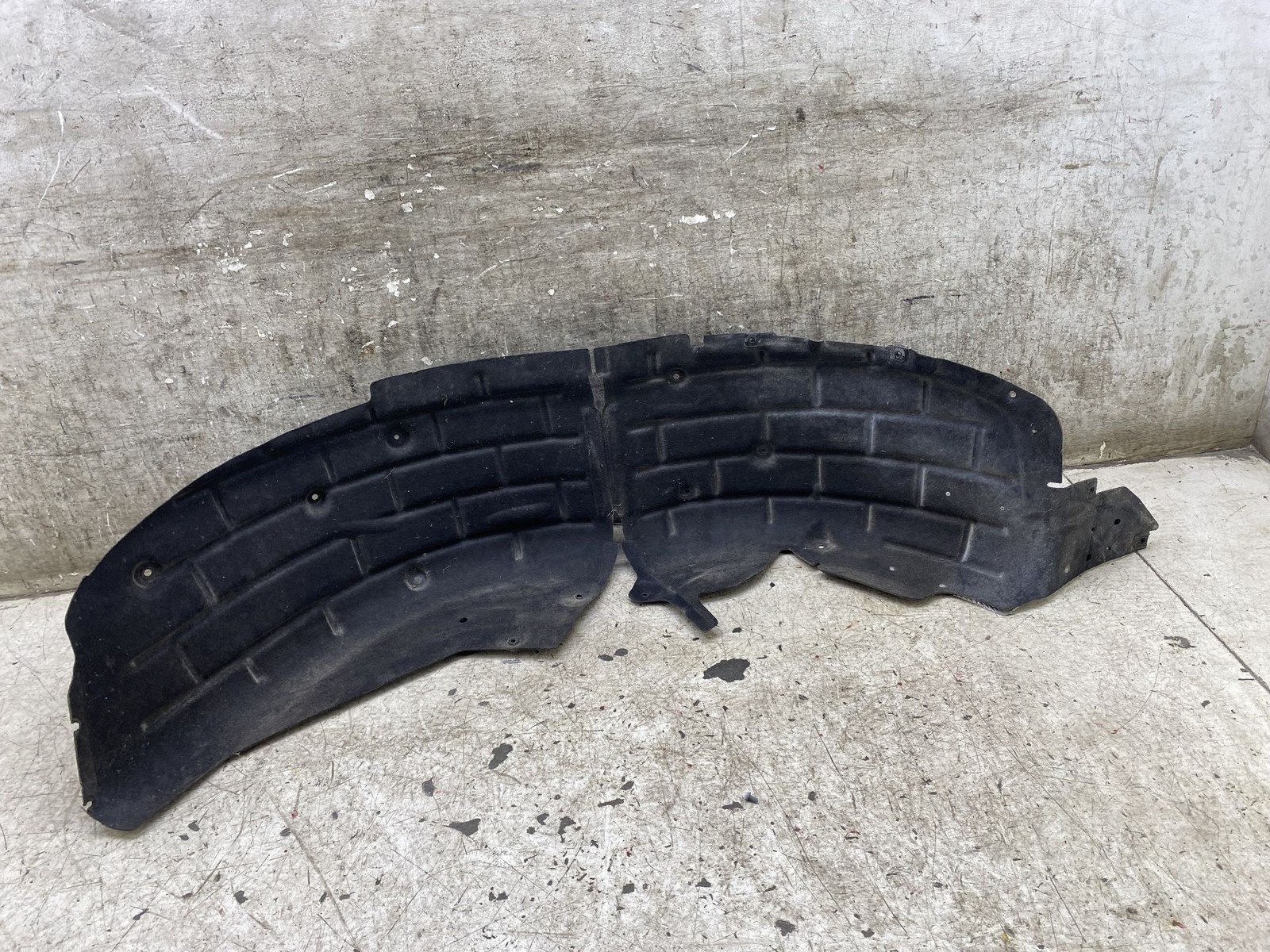 2020-2025 ASTON MARTIN DBX OEM LH LEFT REAR INNER FENDER LINER SHIELD GUARD TRIM