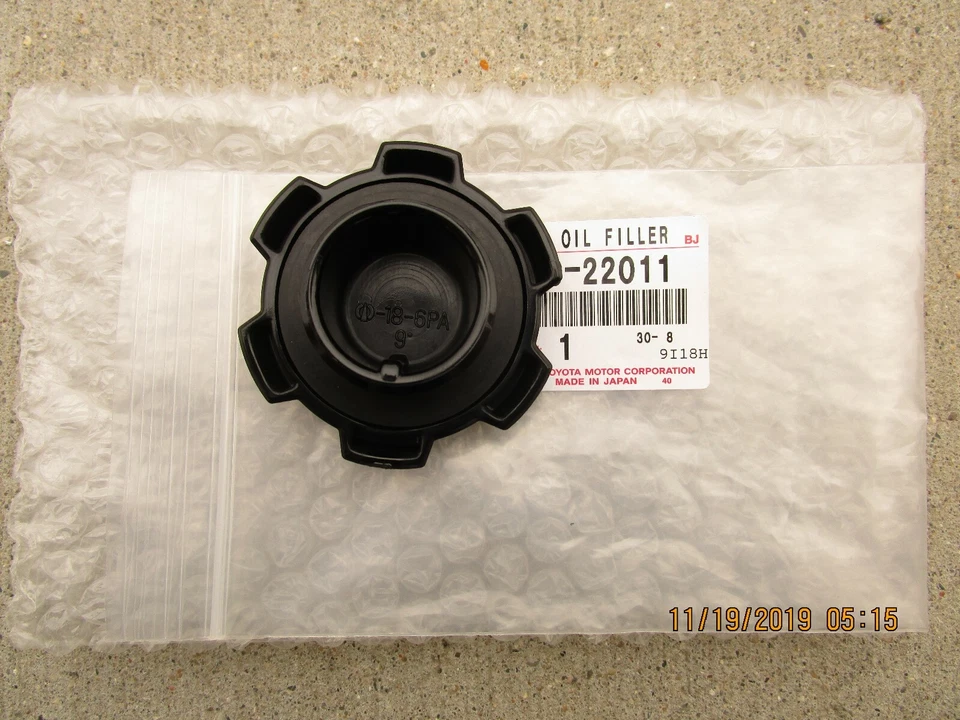 FITS: 00 - 03 TOYOTA MR2 SPYDER BASE ENGINE OIL FILLER CAP OEM BRAND NEW - Image 2 of 3