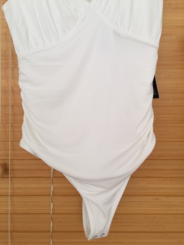 Set 2 EXPRESS Damen neu S Small weiß elfenbein V-Ausschnitt ärmellos Cami Top Body - Bild 8 von 24