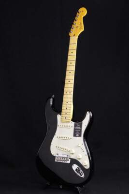 New Fender / American Professional II Stratocaster Maple Black S/N