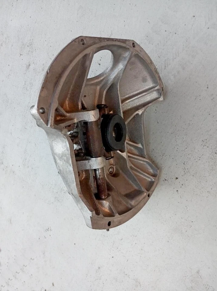 Maserati Sebring II, Mistral, carcasa de campana de transmisión con brazo de disco desechable Foto 2 de 4